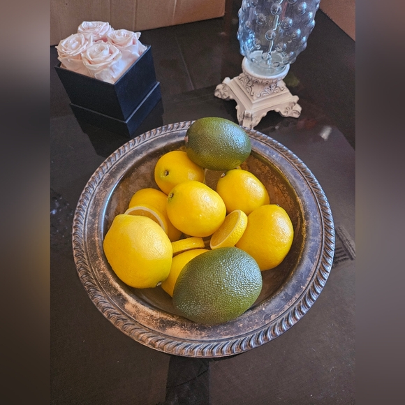 Vintage WM Rogers 10" Fruit Bowl - Picture 1 of 3